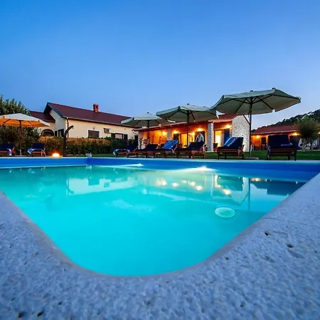 Villa Dalmatian Pearls