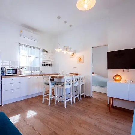 Villa Dalmatian Pearls